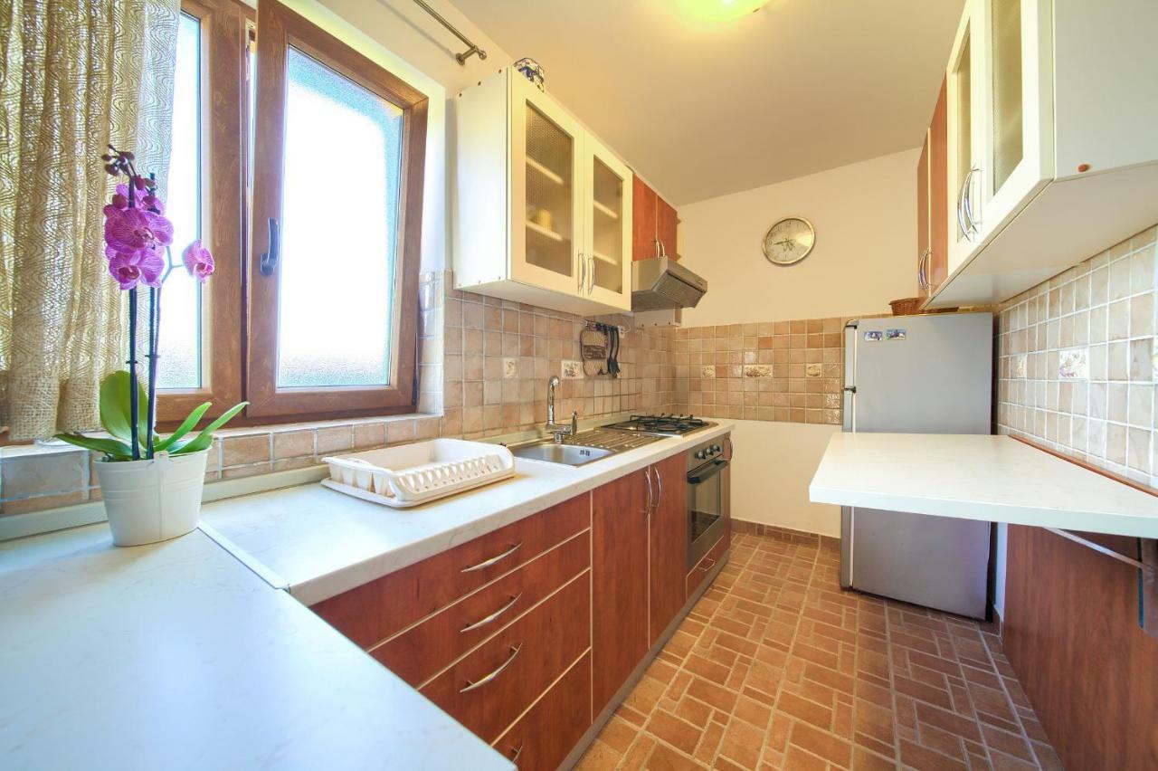 Apartments Ivan Porat Malinska Exterior photo